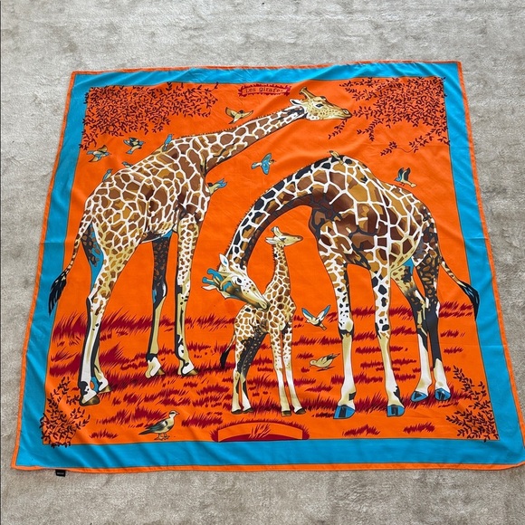 Les Girafes-Giraffe Safari Animal Zoo Print Scarf 100% Silk Oversize 50x50 inch - Picture 3 of 6